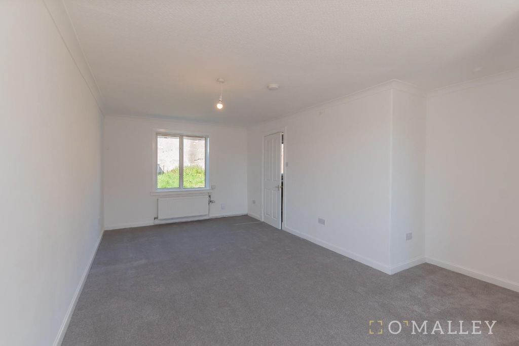 Property photo 2 of 13 Lounge