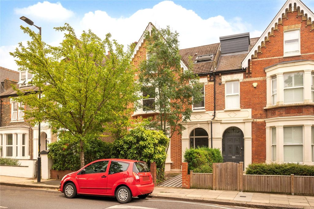 Property photo 1 of 11 External