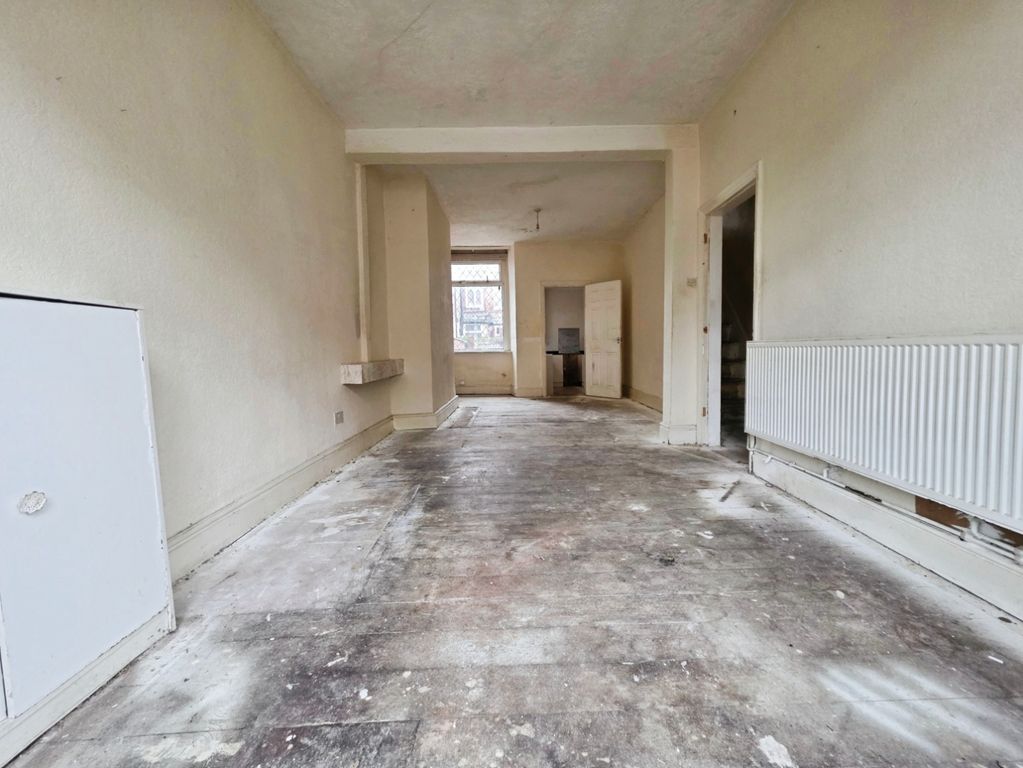 Property photo 3 of 16 Living / Dining Room