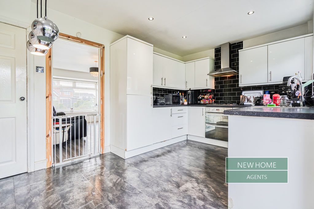 Property photo 3 of 26 Photo 11