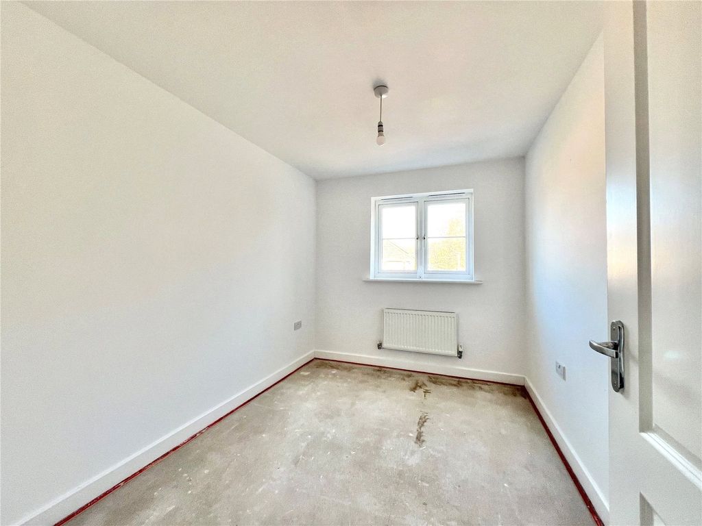 2 bed flat for saleCaen View, Braunton, Devon EX33 photo 5
