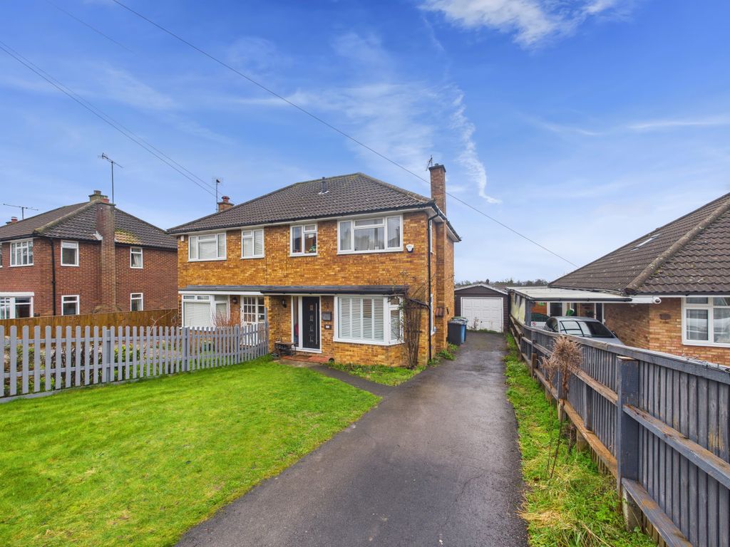 Property photo 1 of 15 Cam01354G0-Pr0638-Still001