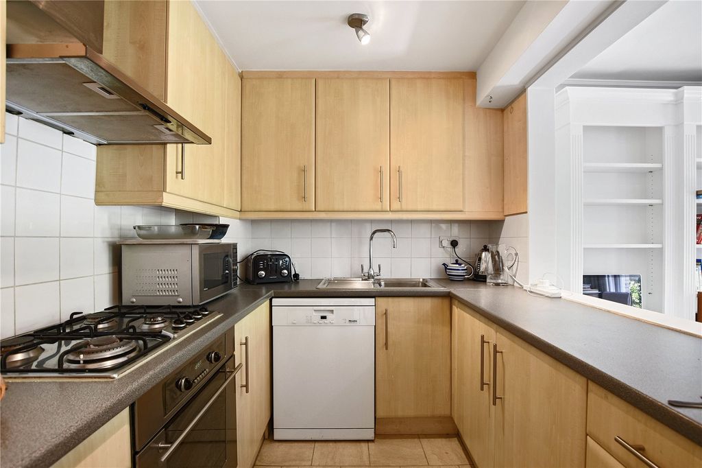 Property photo 3 of 10