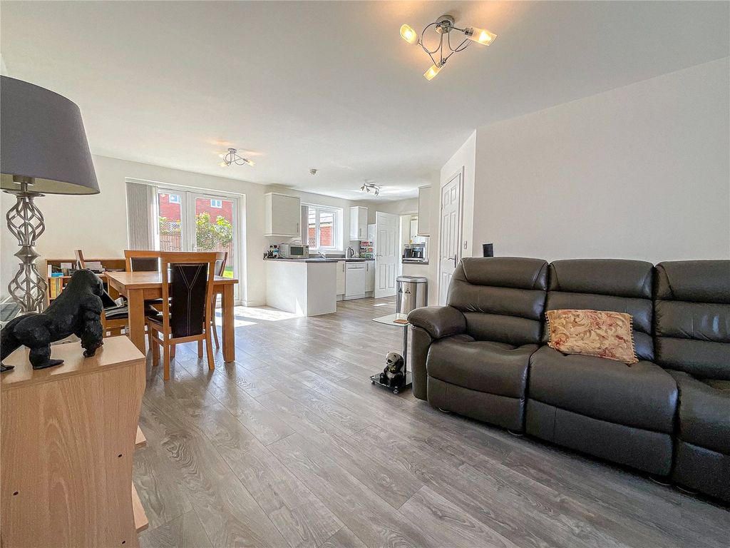 Property photo 3 of 30 Picture No. 33