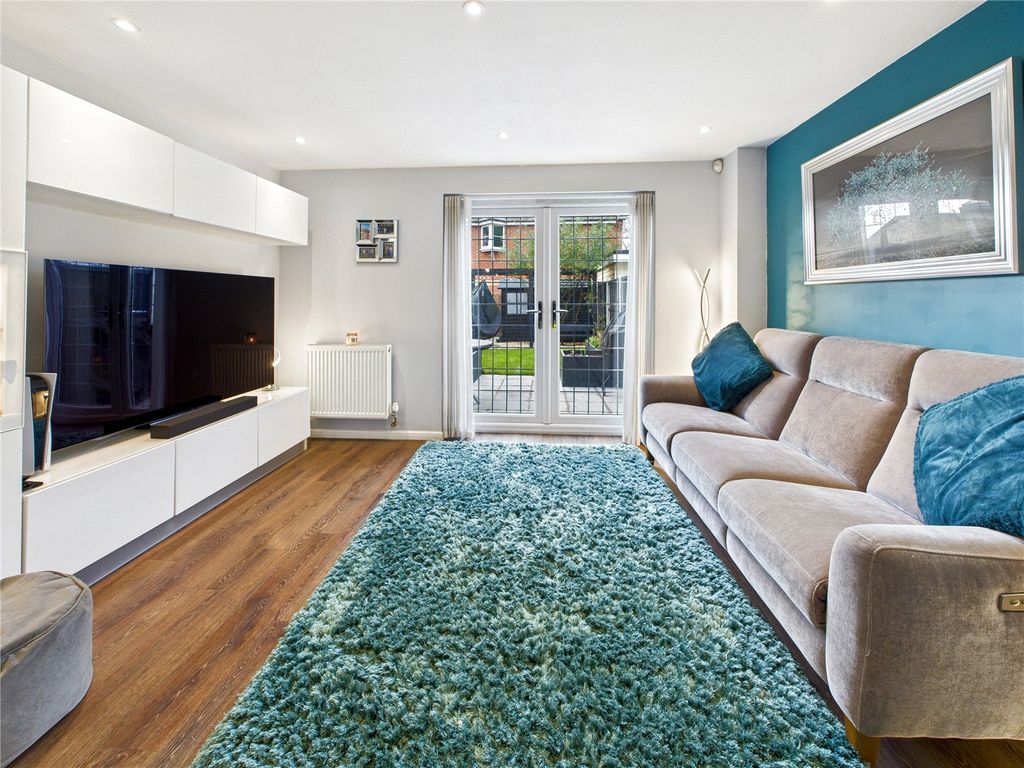 Property photo 3 of 12 Picture 3