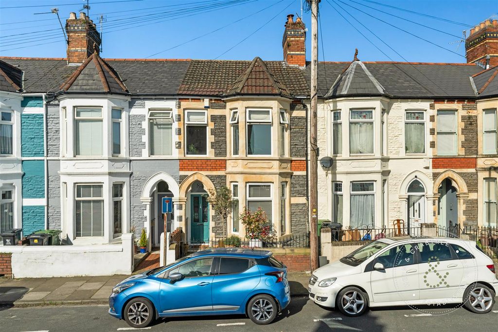 Property photo 1 of 38 Theobald Road, Canton, Cardiff (35).Jpg