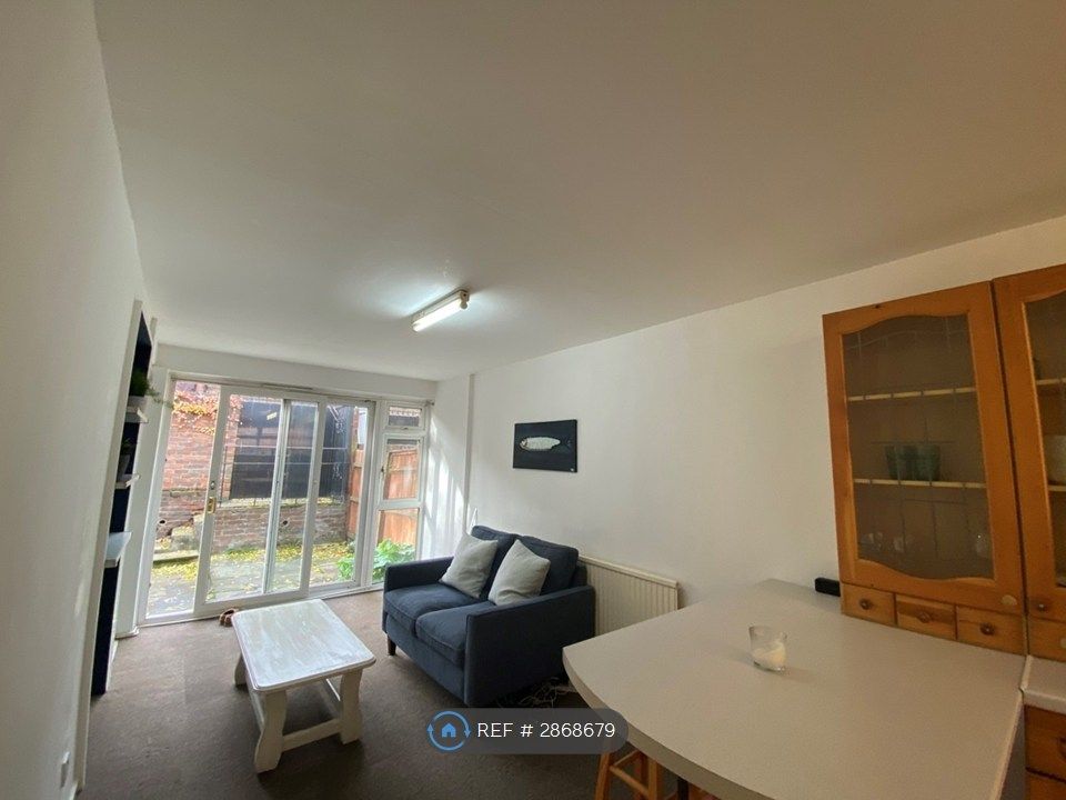 Property photo 2 of 8