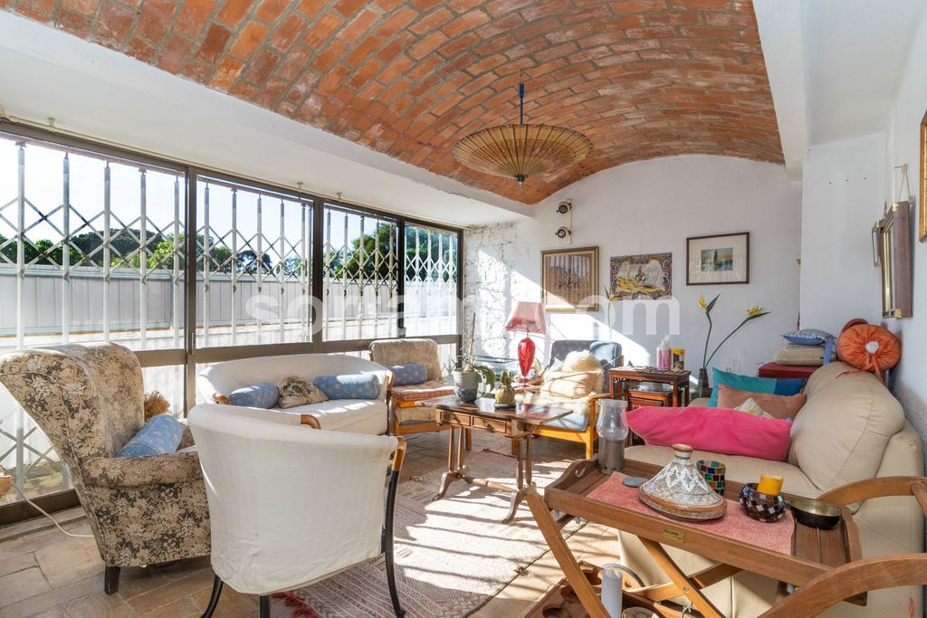 Property photo 1 of 39