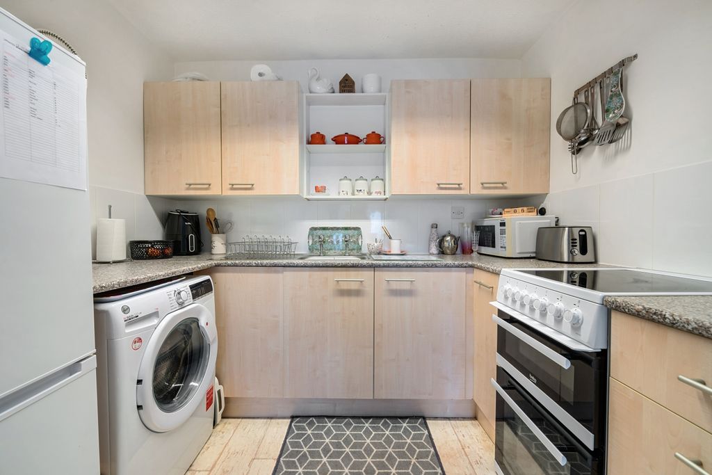 Property photo 2 of 12 Kitchen
