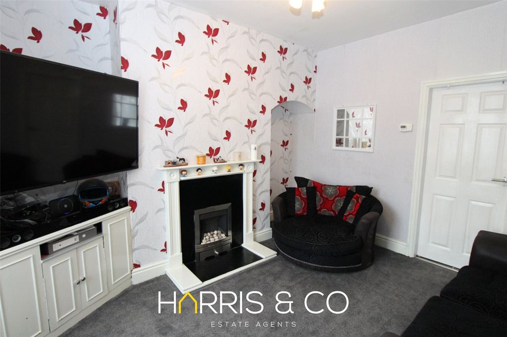 Property photo 3 of 12 Picture No. 01