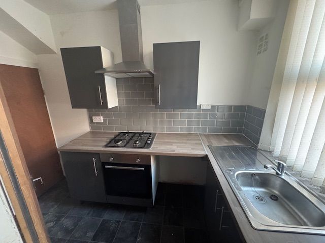 Property photo 3 of 14 Entrance Porch