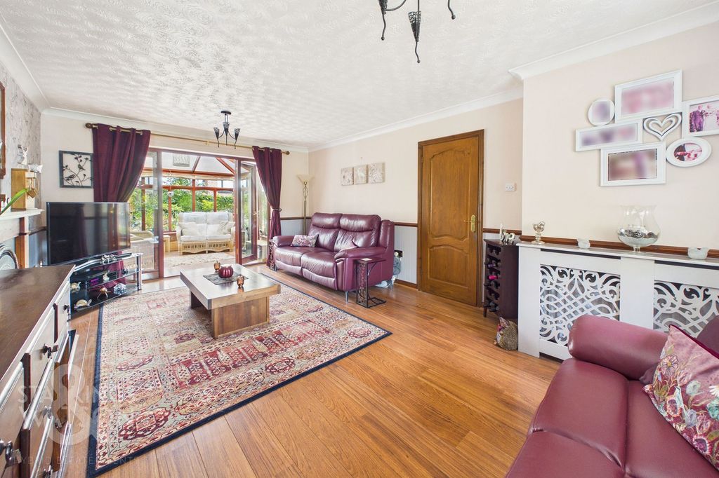 Property photo 2 of 37