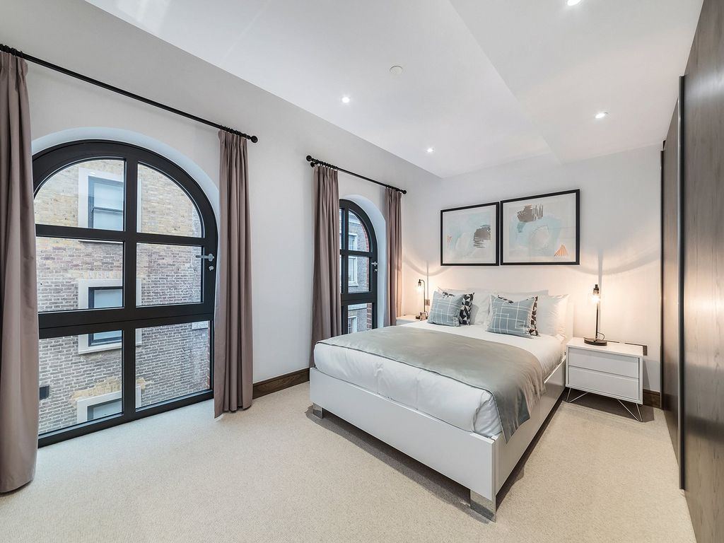 Property photo 3 of 18 Hanway Street
