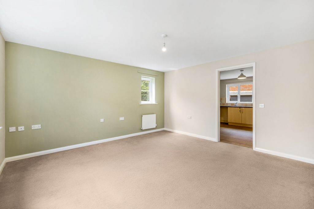 Property photo 2 of 12 5 Ostler Walk (Kirton)-6 - Copy