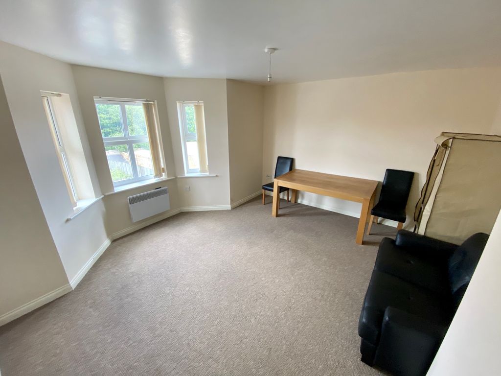 Property photo 3 of 6