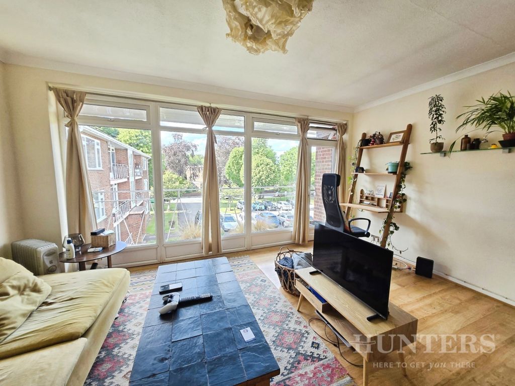 Property photo 3 of 9 Pbox-Img.Jpg