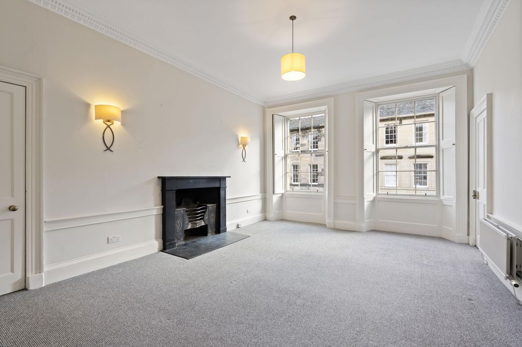 Property photo 1 of 33
