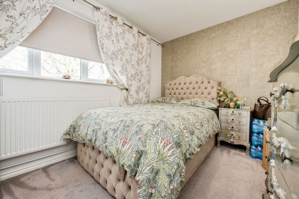 Additional image 8 of 2 bed flat for saleSpoondell, Dunstable LU6