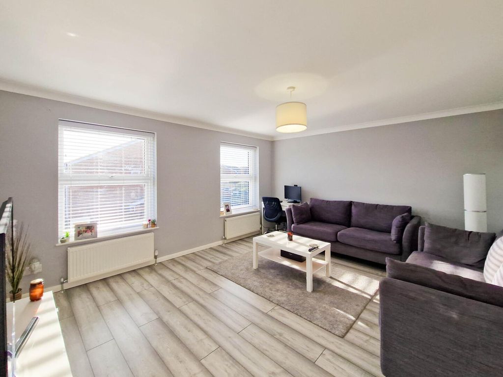 Property photo 2 of 14 Living Room