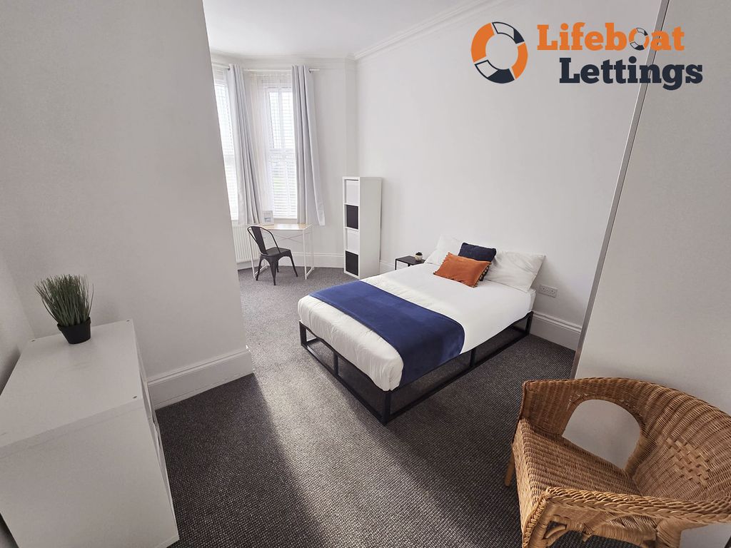 Property photo 2 of 12 Bedroom 3B