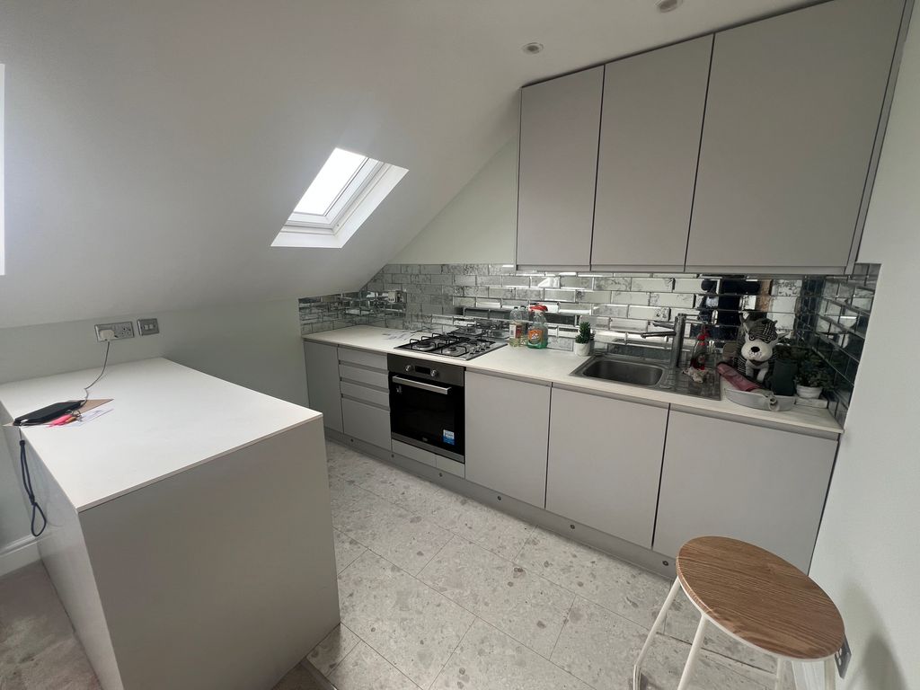 Property photo 2 of 9 Kitchen
