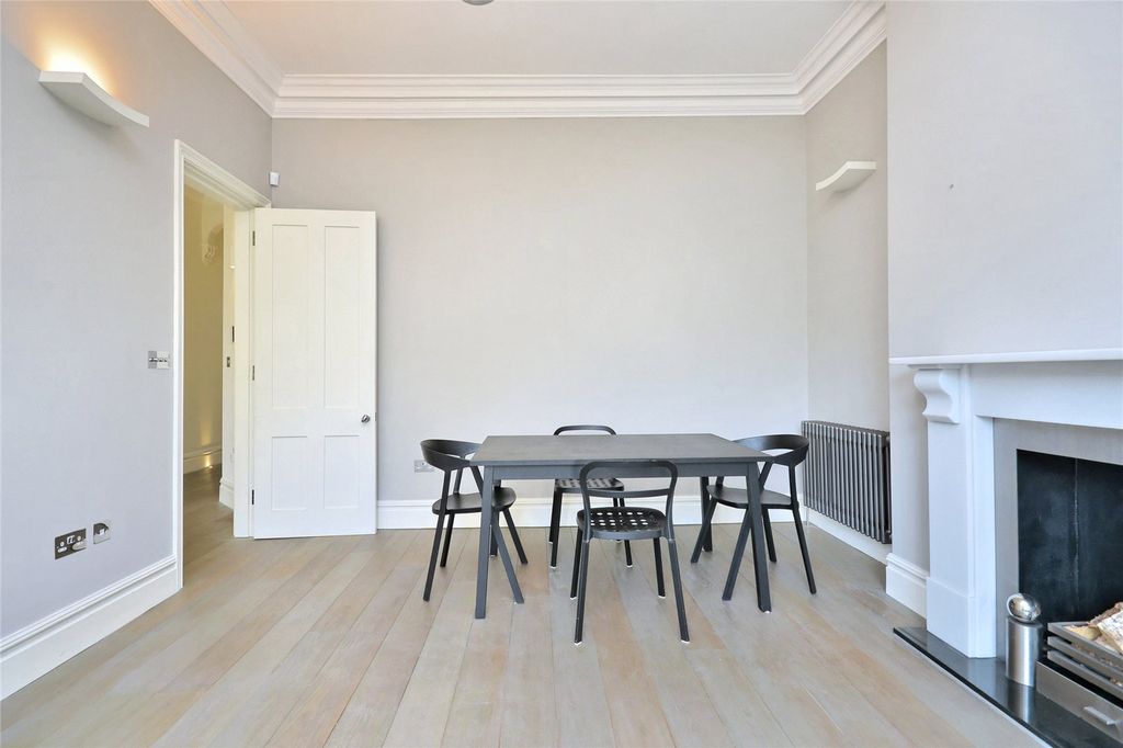 Property photo 3 of 13 Reception