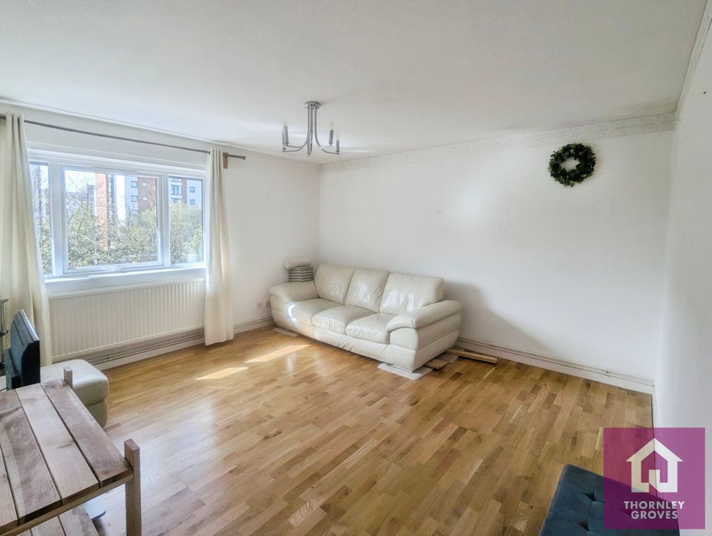 Property photo 2 of 8 Picture No. 19