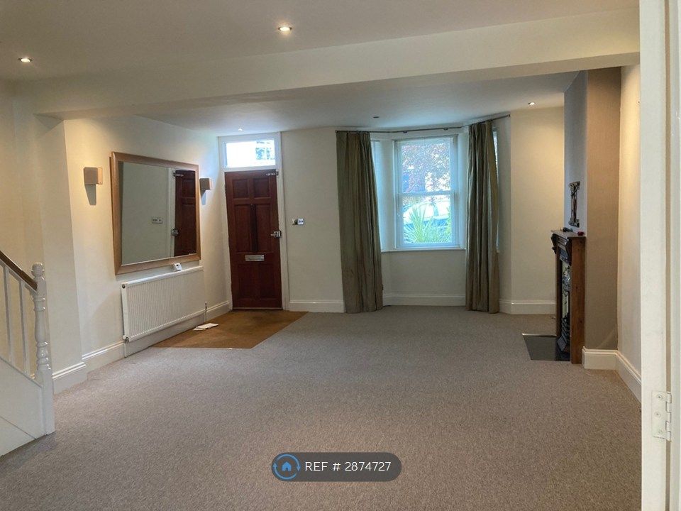 Property photo 3 of 12 Large Open Plan Lounge 6.3m x 4.7m