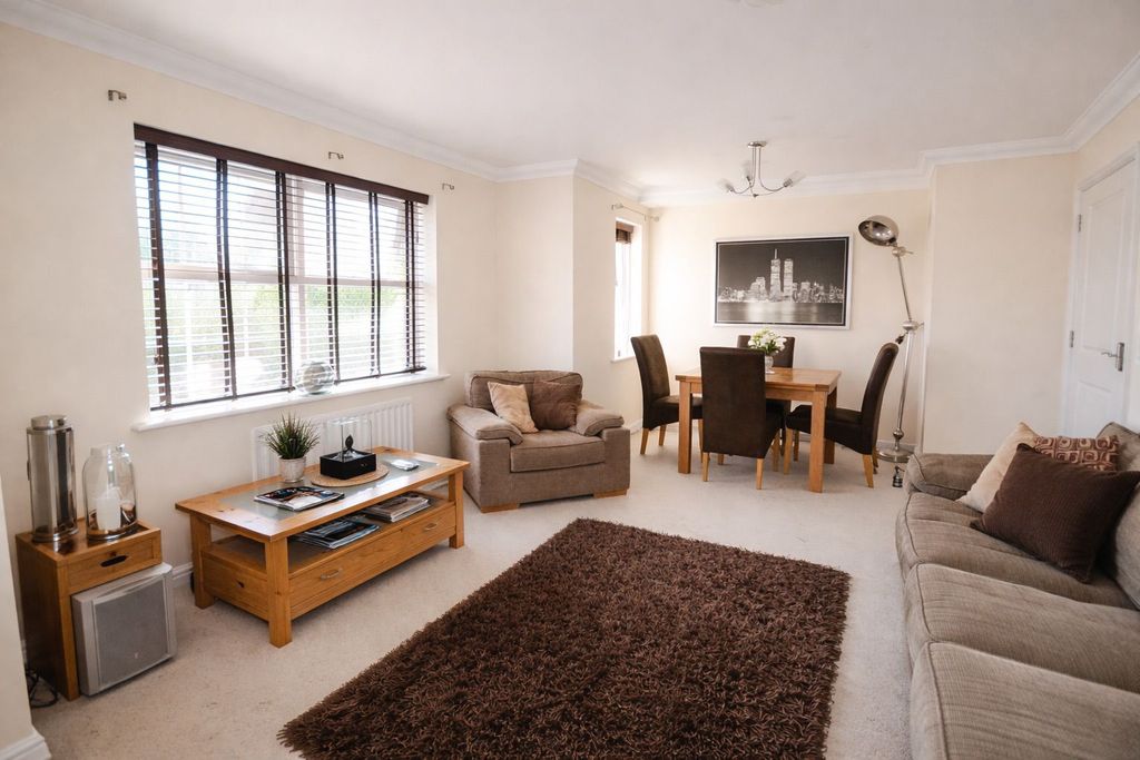 Property photo 3 of 10 Photo 2