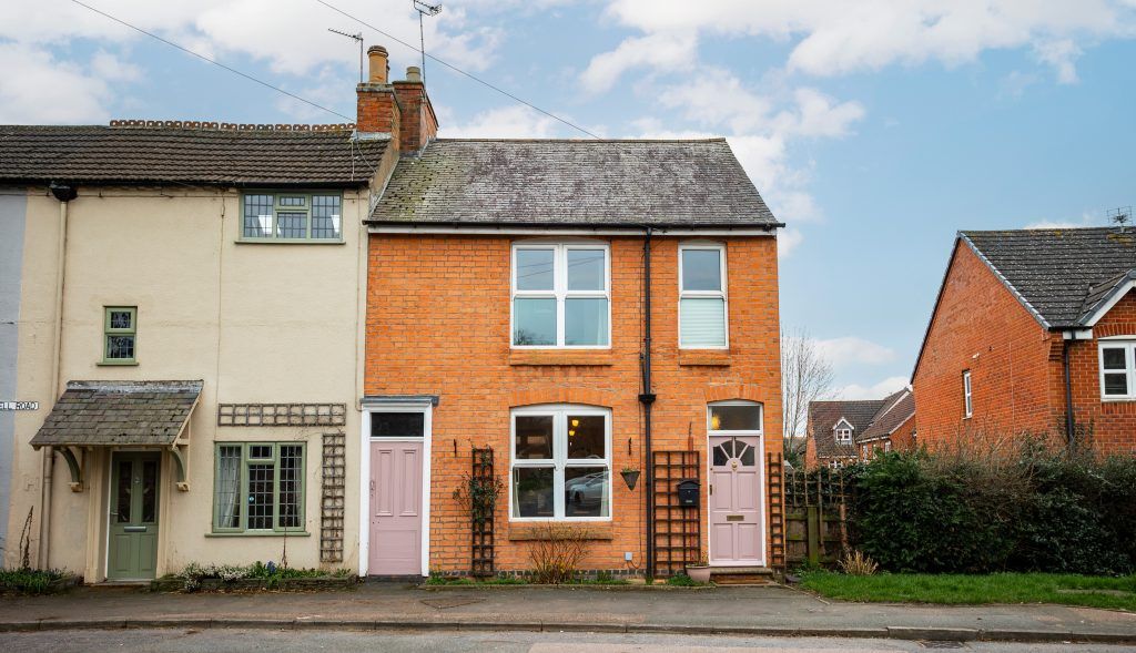 Property photo 1 of 32