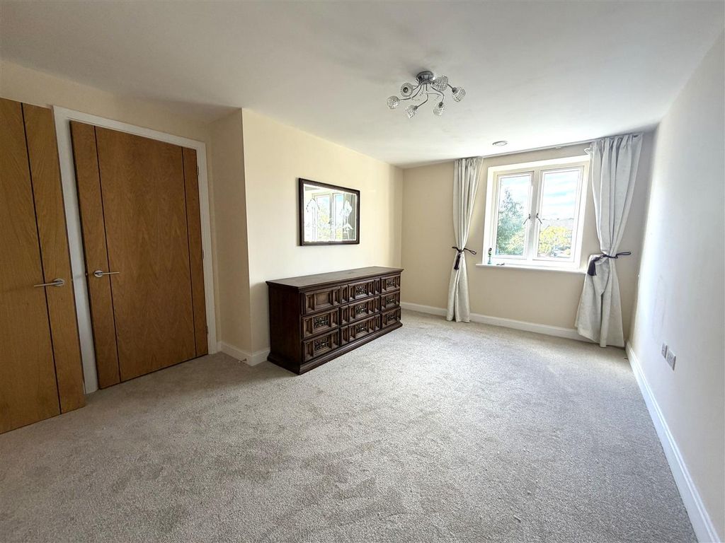Property photo 3 of 6