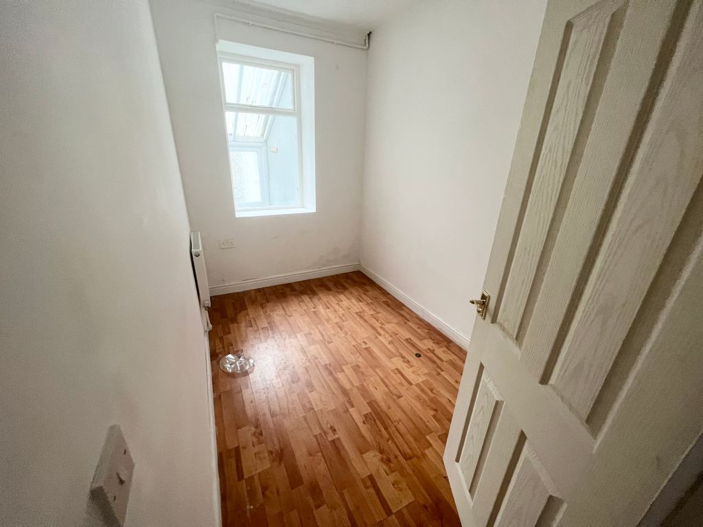 Property photo 3 of 8 Image