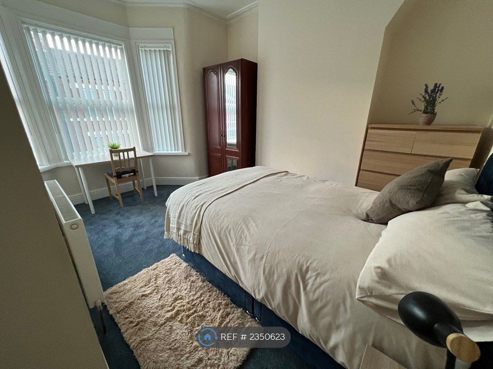 Property photo 1 of 10 Room 4
