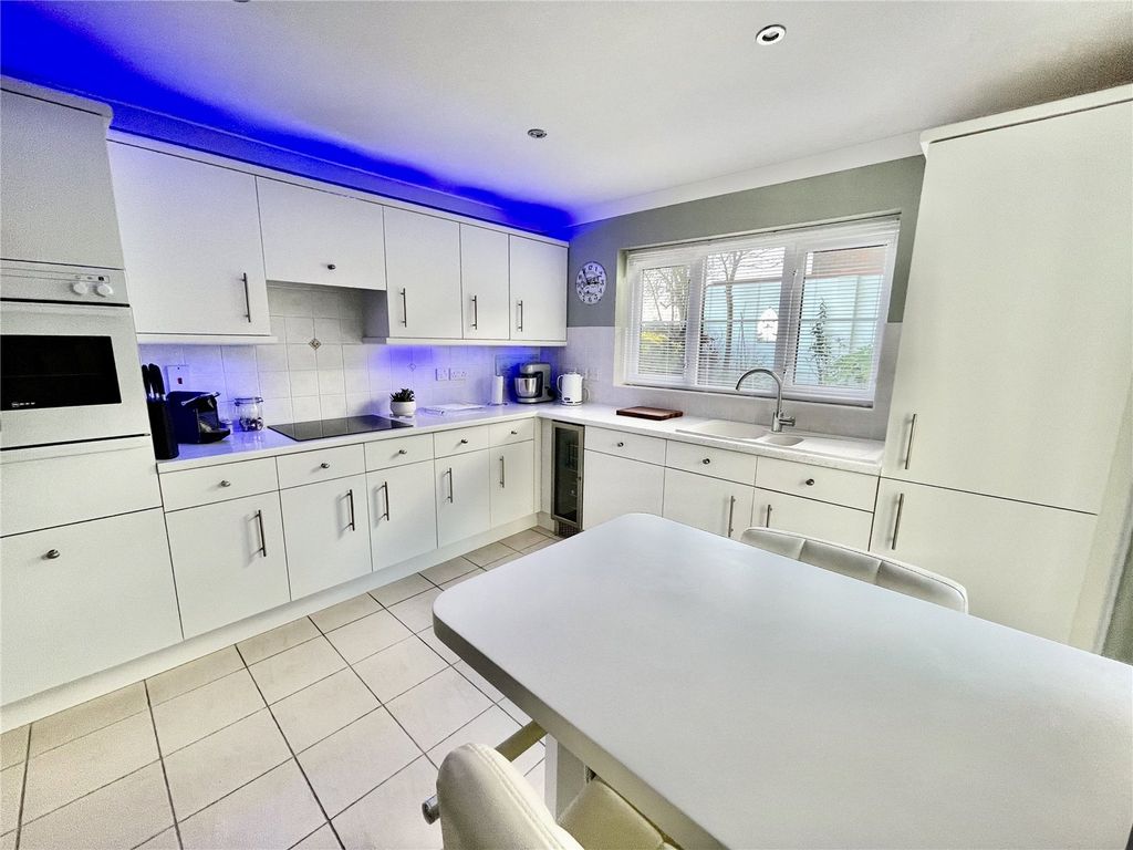 Property photo 2 of 35 Picture No. 16