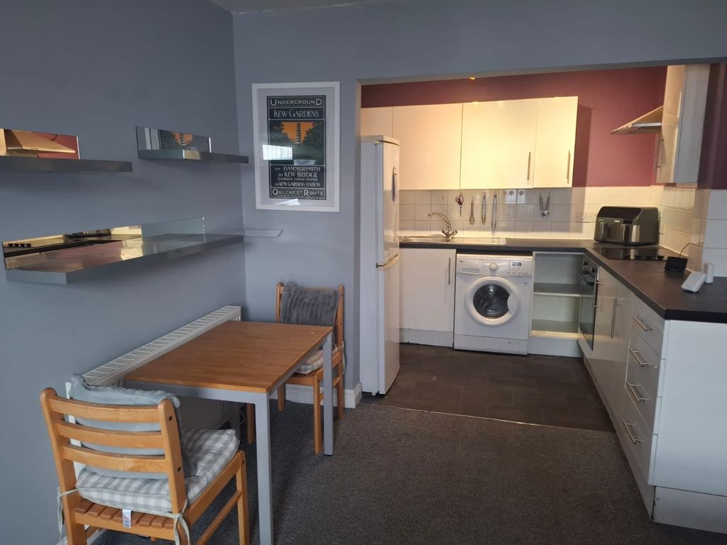 Property photo 3 of 6 Photo 1