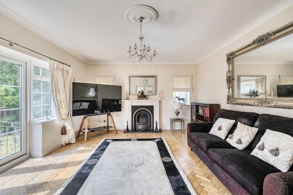Property photo 2 of 21 1454507-18-69Fc84...