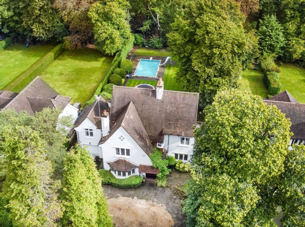 Property photo 1 of 18