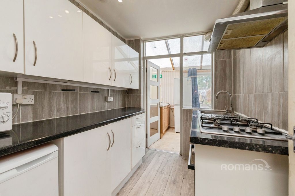 Property photo 2 of 11 Pbox-Img.Jpg