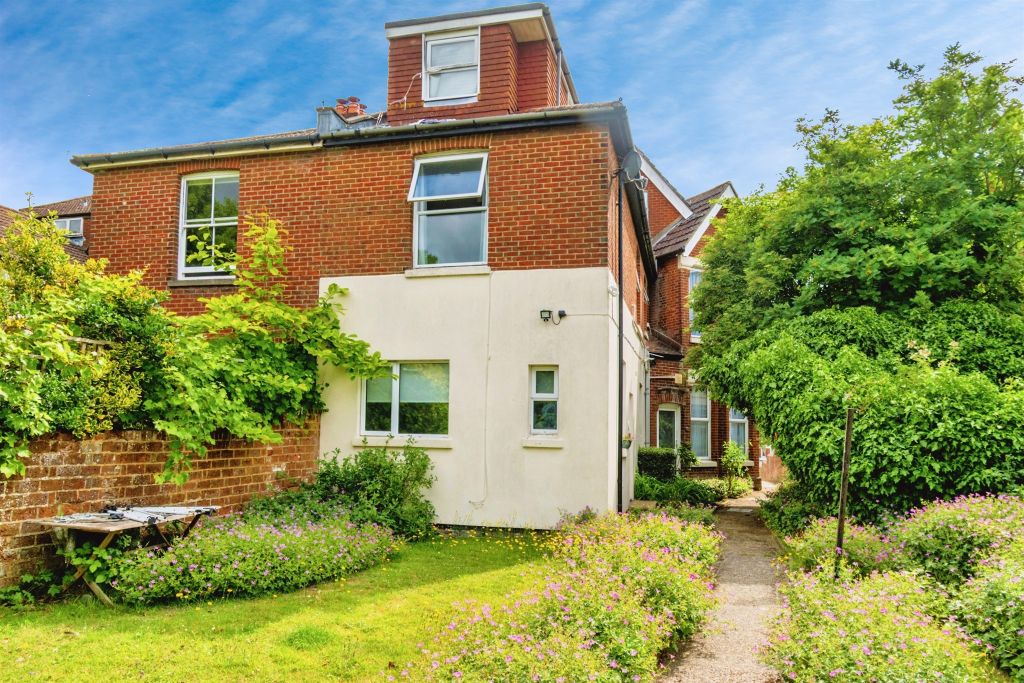 Property photo 2 of 10
