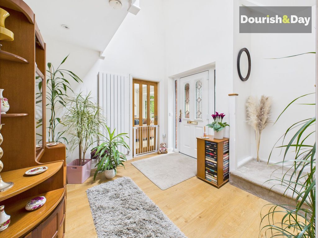 Property photo 3 of 33