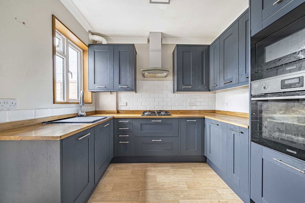 Property photo 3 of 5