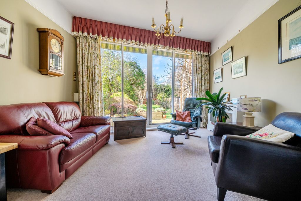 Property photo 2 of 27 1407398-19-69833F...