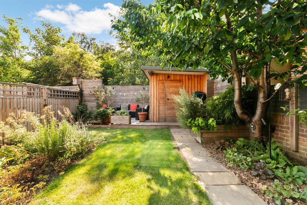 Property photo 3 of 27 Picture No. 24