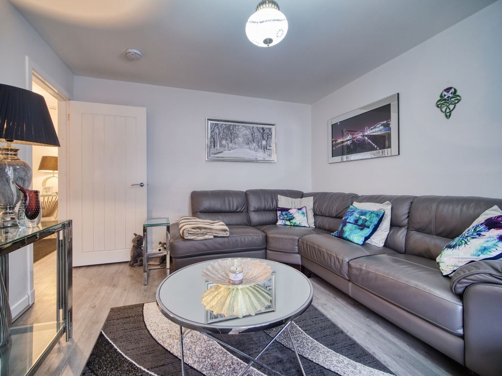 Property photo 2 of 15 Lounge