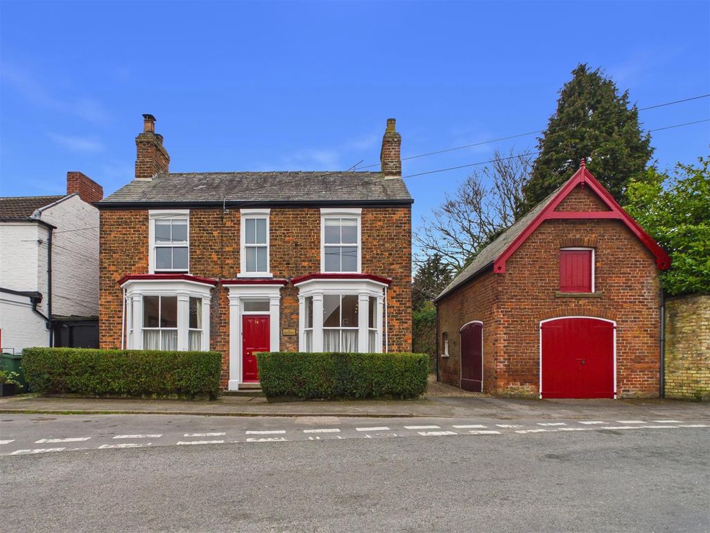 Property photo 1 of 26 Cam03303G0-Pr0337-Still0351.Jpg