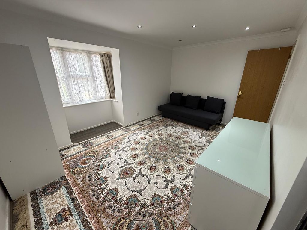 Property photo 3 of 5 Photo-2026-07-28-14-18-20Jik