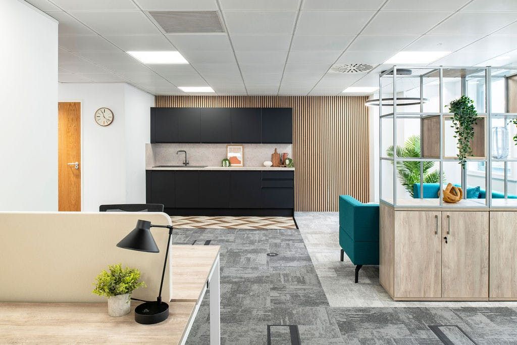 Property photo 2 of 26 Wpv_Livery_Fittedsuite3.Jpg