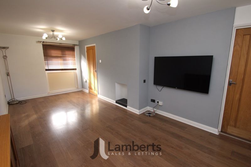 Property photo 2 of 18 Lounge