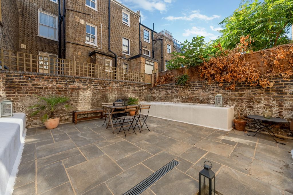 Property photo 2 of 12 5420321
