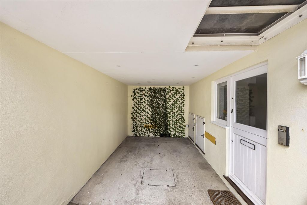 Property photo 3 of 22 Carport